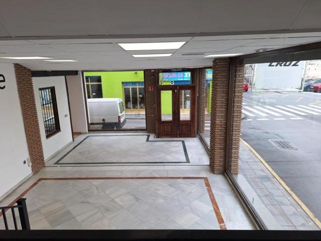 Local comercial en alquiler en Zubia, Centro - Ayuntamiento photo 0