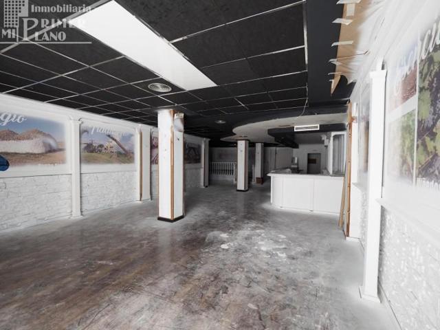 Local comercial en alquiler en Tomelloso, Avda. Antonio Huertas photo 0