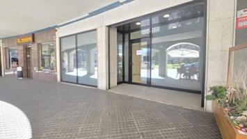 Local comercial en alquiler en A Coruña, Someso - Matogrande photo 0