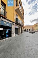 Local comercial en alquiler en Manresa, Casc Antic photo 0