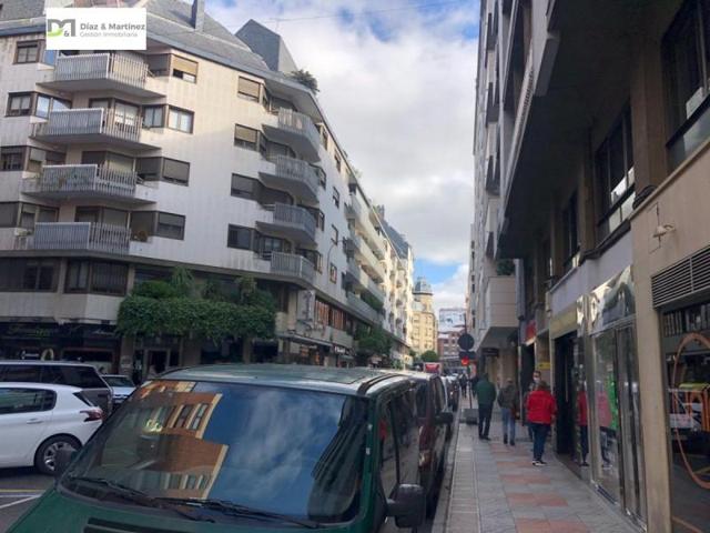 Local comercial en alquiler en León, Centro photo 0