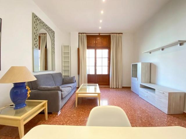 Piso en alquiler en Valencia, El Carme photo 0