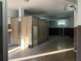 Local comercial en alquiler en Barberà del Vallès, CENTRE photo 0