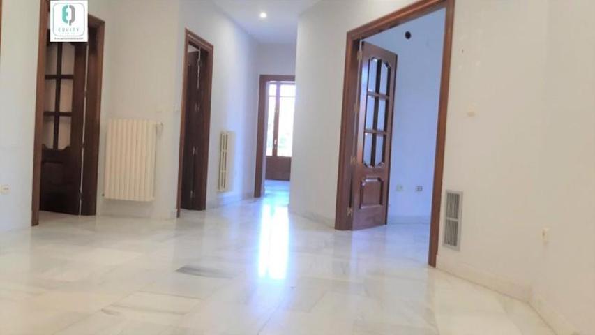 Oficina en alquiler en Granada, San Juan De Dios photo 0