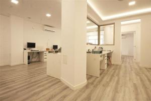 Local comercial en alquiler en Valencia, Patraix photo 0