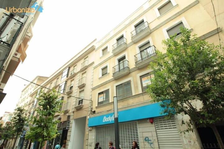 Oficina en alquiler en Badajoz, Casco Antiguo photo 0