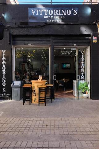 Local comercial en alquiler en Valencia, Algiros photo 0