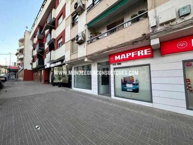 Local comercial en alquiler en Lucena, Avenida del Parque, 14900 photo 0
