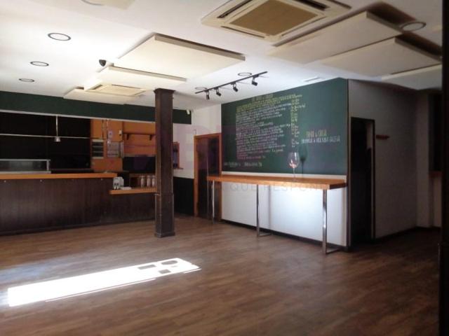 Local comercial en alquiler en Sevilla, San Bernardo - Avenida de Cádiz photo 0