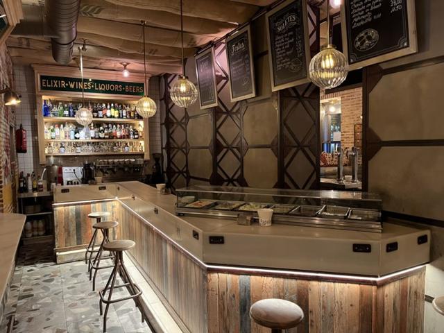 Local comercial en alquiler en Madrid, Chamberí photo 0