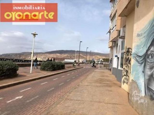 Local comercial en alquiler en Almería, Paseo de almeria photo 0