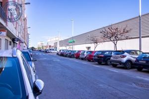 Local comercial en alquiler en Sagunto, Las islas photo 0