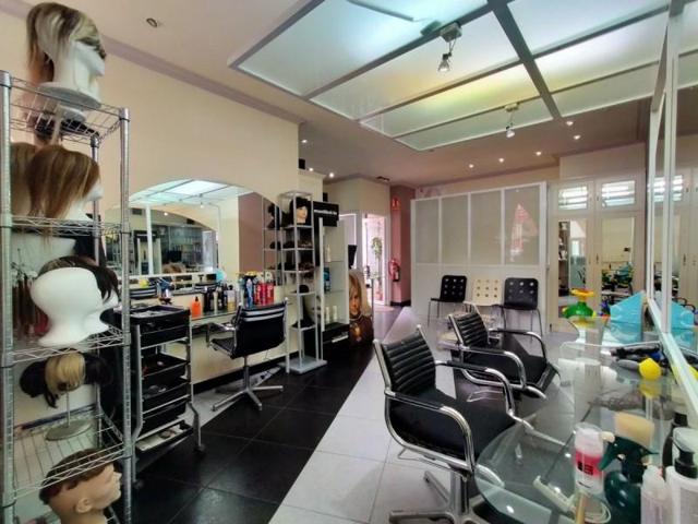 Local comercial en alquiler en Vitoria-Gasteiz, Avenida photo 0