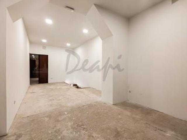 Local comercial en alquiler en Madrid, Palacio photo 0