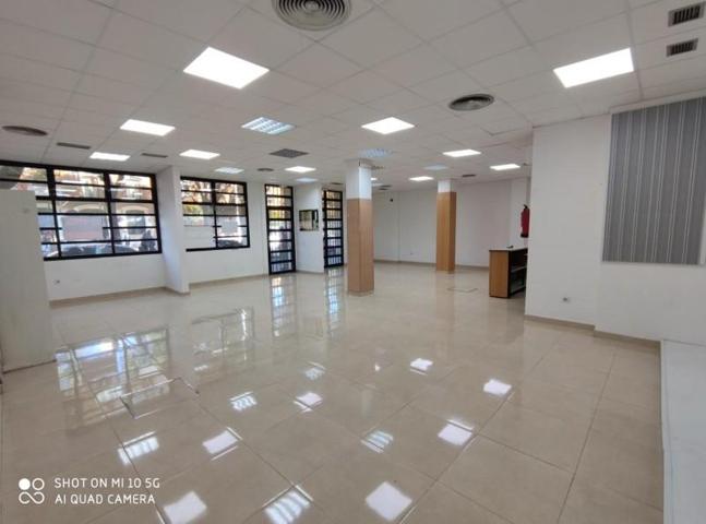 Local comercial en alquiler en Sevilla, Macarena photo 0