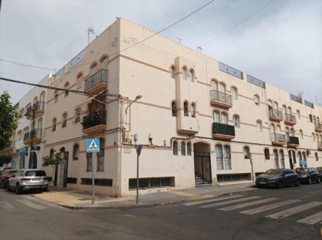 Local comercial en alquiler en Vera photo 0