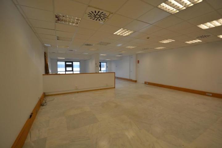 Oficina en alquiler en Sevilla, Isla de la Cartuja photo 0