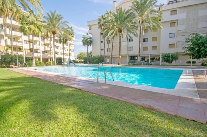 Apartamento en alquiler en Torremolinos, La carihuela - los nidos photo 0