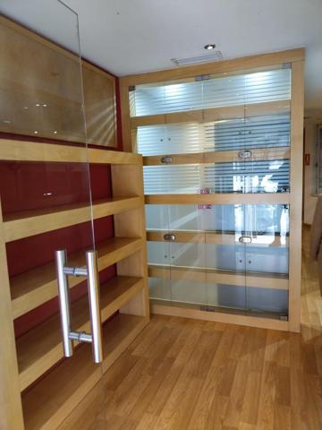 Local comercial en alquiler en Oviedo, Oviedo photo 0