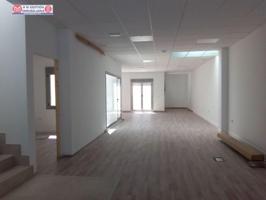 Local comercial en alquiler en Alcázar de San Juan, Hospital – Institutos photo 0