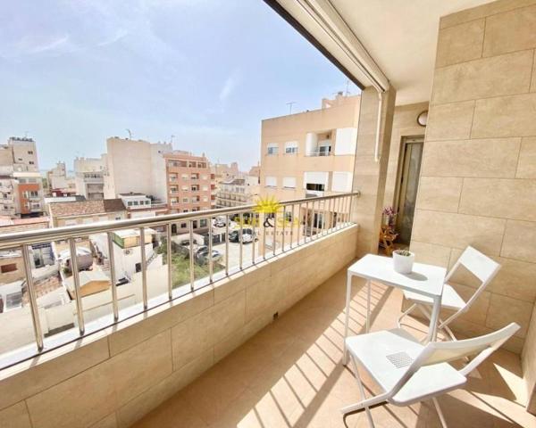 Apartamento en alquiler en Torrevieja, Centro photo 0