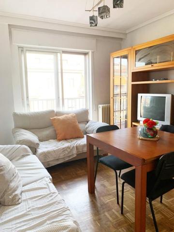 Piso en alquiler en Salamanca, Centro photo 0