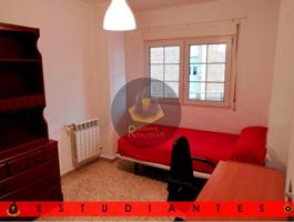 Piso en alquiler en Granada, Alhamar photo 0