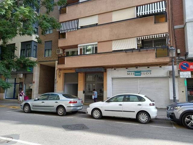 Local comercial en alquiler en Valencia, Mont-Olivet photo 0
