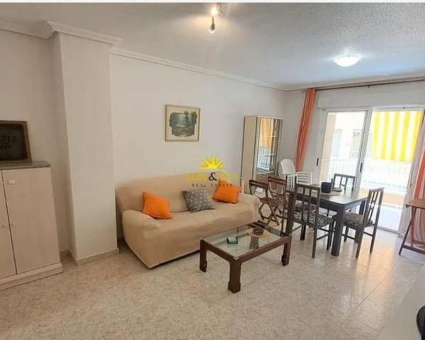 Apartamento en alquiler en Torrevieja, La Mata photo 0