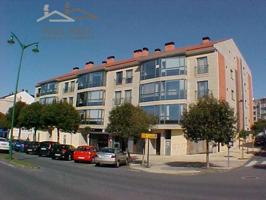 Local comercial en alquiler en Oleiros, Santa cristina photo 0