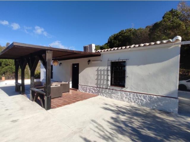 Casa con terreno en alquiler en Sayalonga photo 0