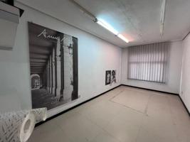 Local comercial en alquiler en Avilés, Avilés photo 0