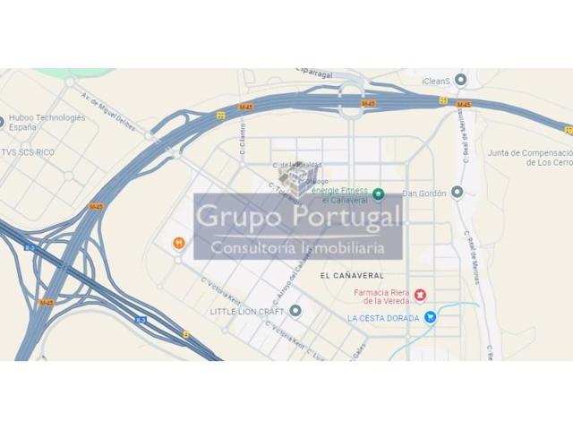 Local comercial en alquiler en Madrid, Valdebernardo - Valderribas photo 0