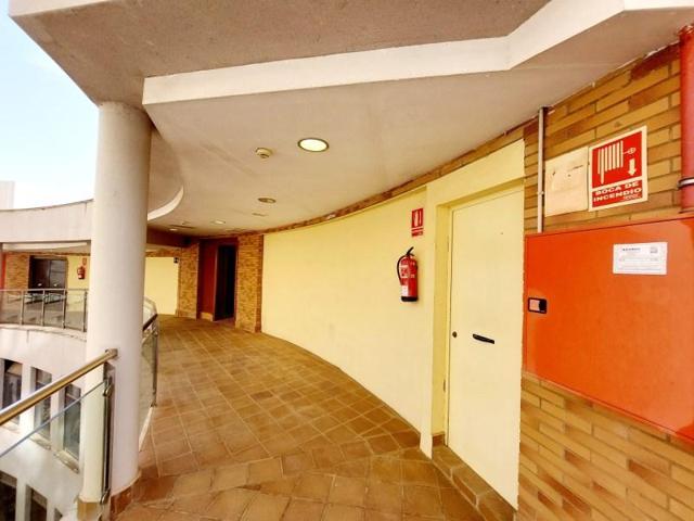 Local comercial en alquiler en Badajoz, Valdepasillas photo 0