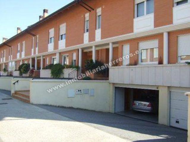 Adosada en alquiler en Logroño, Avda. Madrid photo 0