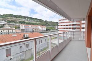 Piso en alquiler en Bilbao, La Ribera-Ibarrekolanda photo 0