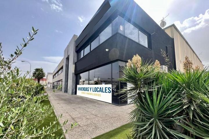 Local comercial en alquiler en Granada, Bobadilla photo 0