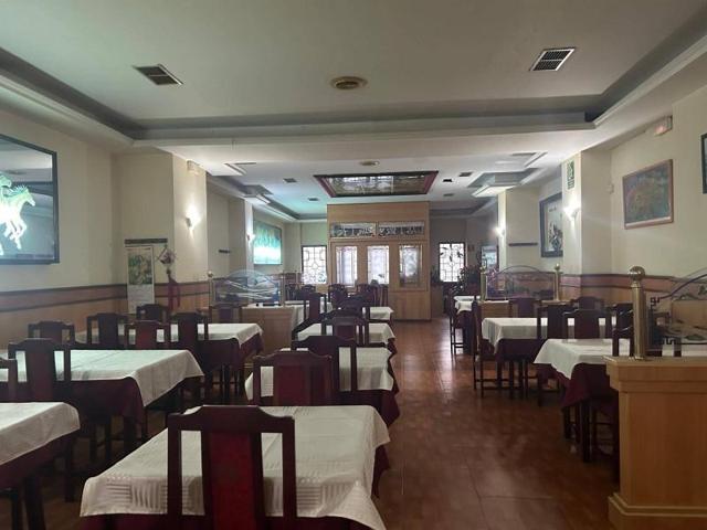 Local comercial en venta en Vigo, Camelias photo 0