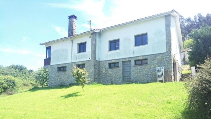 Chalet en alquiler en Carreño, Costa verde photo 0