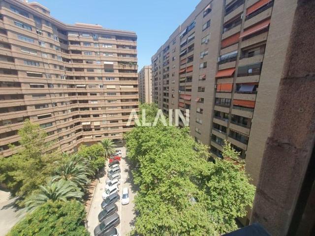 Piso en alquiler en Valencia, Mestalla photo 0