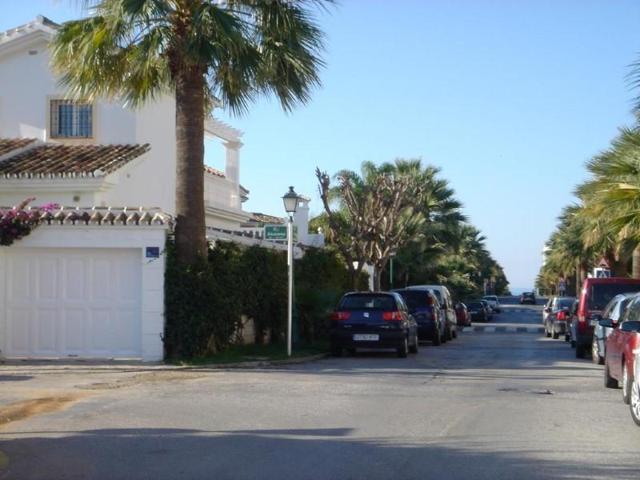 Piso en alquiler en Marbella, Cabopino-Artola photo 0