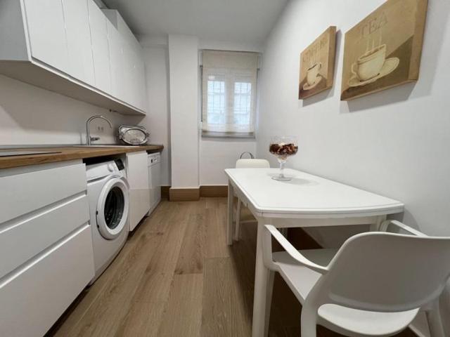 Piso en alquiler en Sevilla, Nervión photo 0