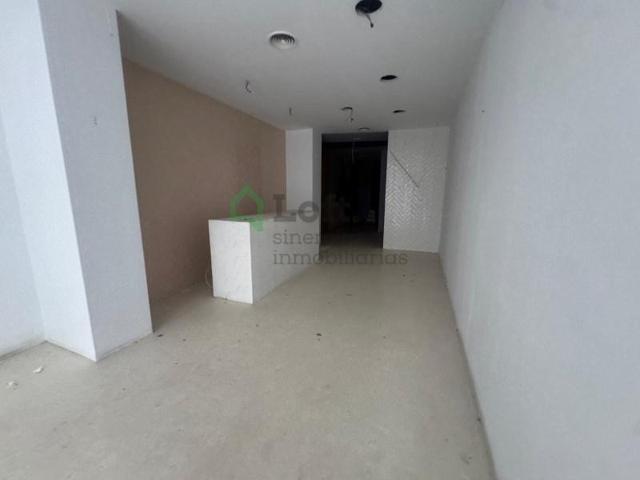 Local comercial en alquiler en Badajoz photo 0