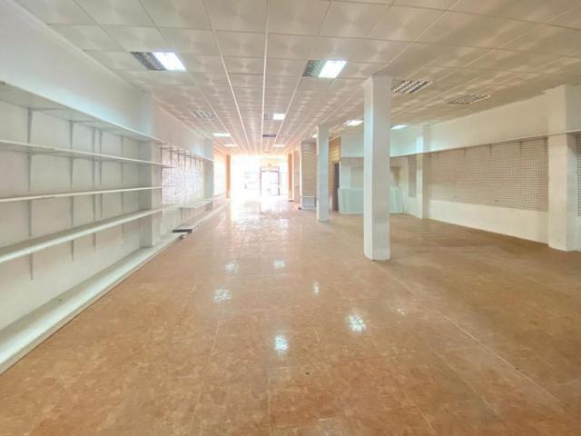 Local comercial en alquiler en Dos Hermanas, Calle Canónigo, 41701 photo 0