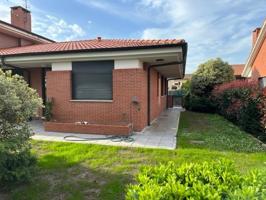 Chalet en alquiler en Santa Cruz de Bezana, Bezana photo 0