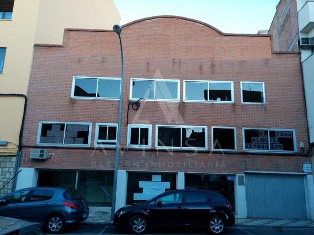 Edificio en alquiler en Guadalajara photo 0