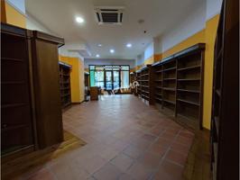 Local comercial en alquiler en Santiago de Compostela photo 0
