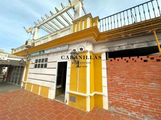 Local comercial en alquiler en Estepona, La Resina photo 0