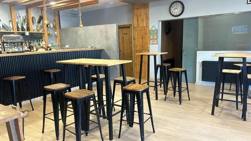 Local comercial en alquiler en Carballo, Carballo photo 0