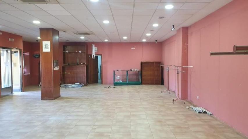 Local comercial en alquiler en Cáceres, NUEVO CACERES photo 0